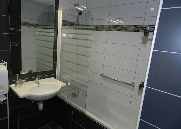 Gloria & Avenue 3* لورد