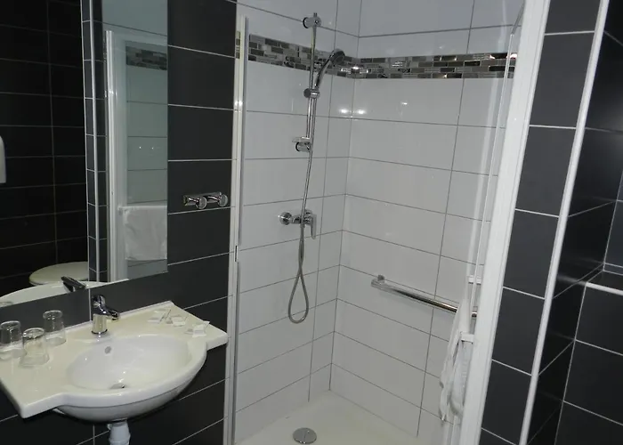 Gloria & Avenue فندق