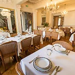 Gloria & Avenue Hotel Lurdy