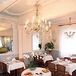 Gloria & Avenue Hotel Lurdy