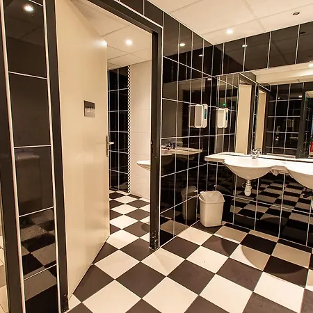 Gloria & Avenue 3* Lurdy