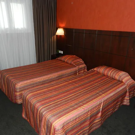 Hotel Gloria & Avenue 3*