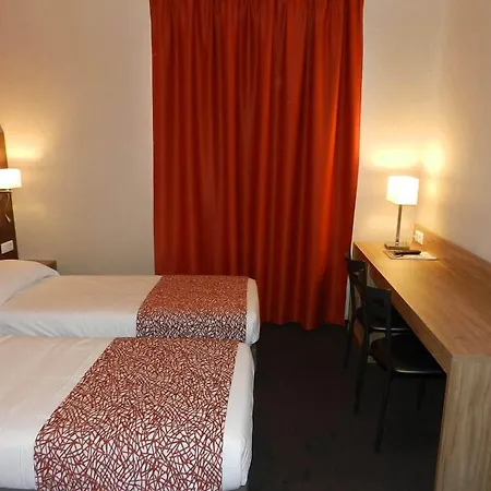 Gloria & Avenue Lurdy