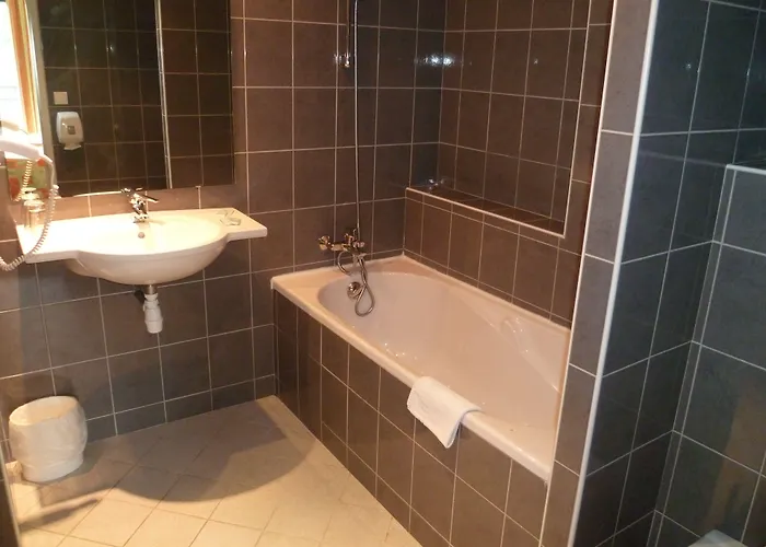 Gloria&avenue Lourdes